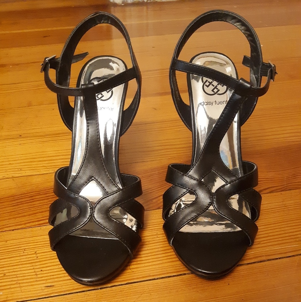 Daisy Fuentes heels